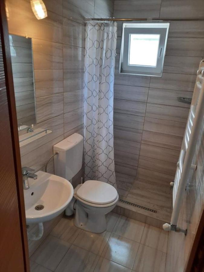 Fiesta Apartman Miskolc Exterior photo