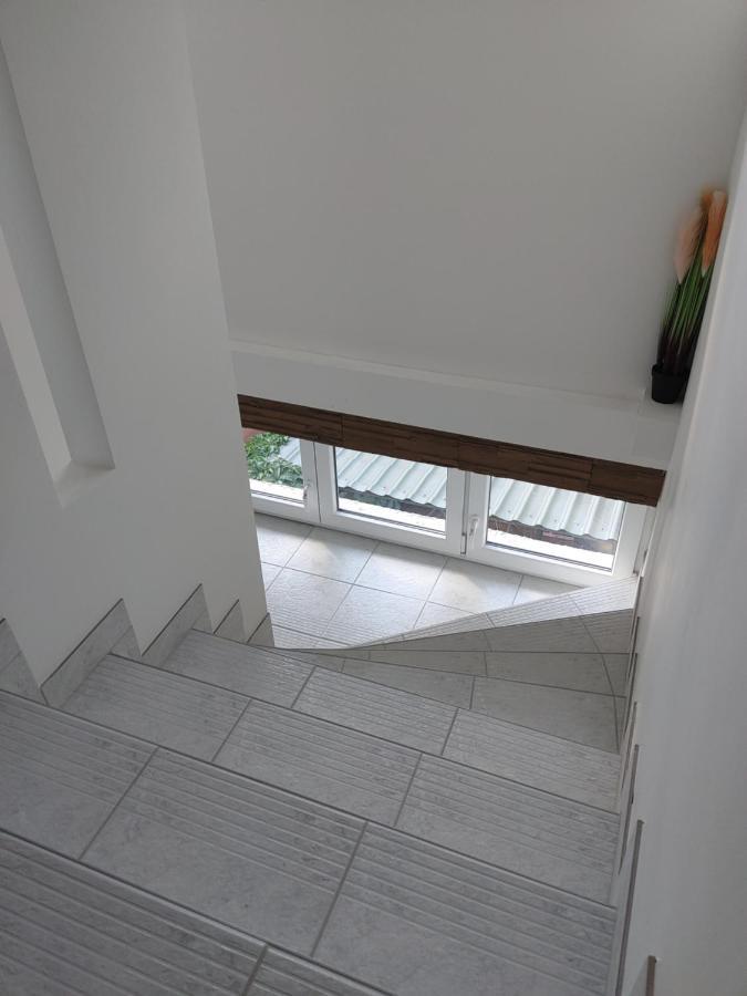 Fiesta Apartman Miskolc Exterior photo